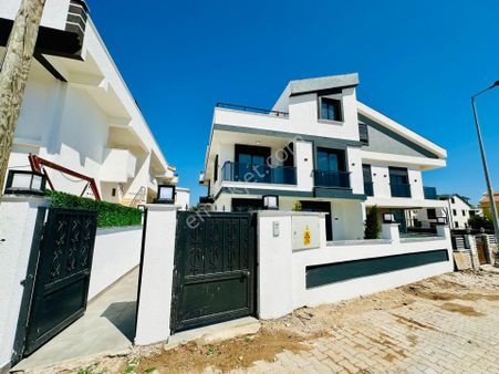 Didim Efeler Mahallesinde Satılık Fırsat 3+1 Müstakil Lüx Villalar