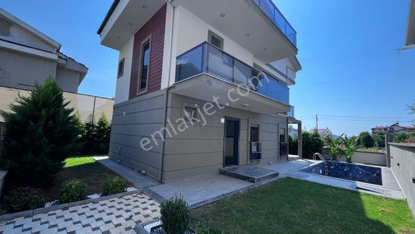 Stop’tan Akarca’da Sahile Yürüme Lüks Sıfır Müstakil Villa