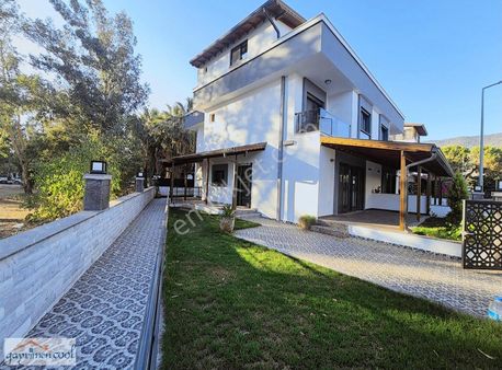 Özdere Orta Mh. Deniz Manzaralı Tripleks Villa