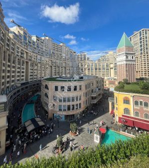 Kiptaş Venezia Mega'da Satılık 4+1 Boş Ful Eşyalı Ful Balkonlu Daire