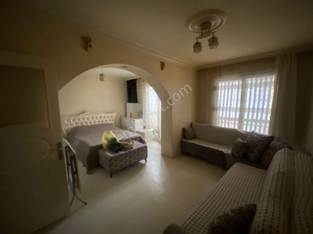 Acill Konak Ulubatlı Mah.de 1+1 40m2 Balkonlu Eşyalı Satılık Fırsat Daire