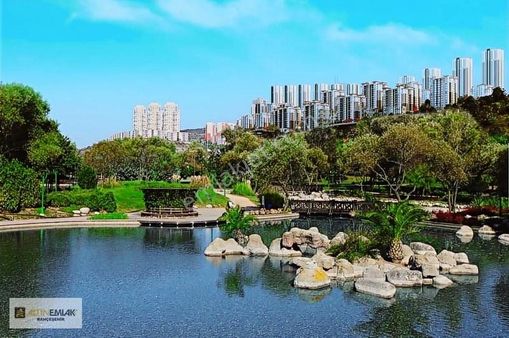 Bahçeşehir Vaditepe Göl Evleri 4+1 Gölet Manzaralı Satılık