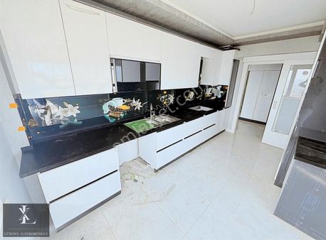 Güventepe Cad.üzeri Ankara Manzaralı 3+1 165 M2 Sıfır Lüx Site