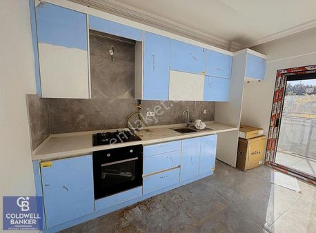 Menderes Coldwell Banker Poyraz'dan Mükemmel Konum Geniş 2+1