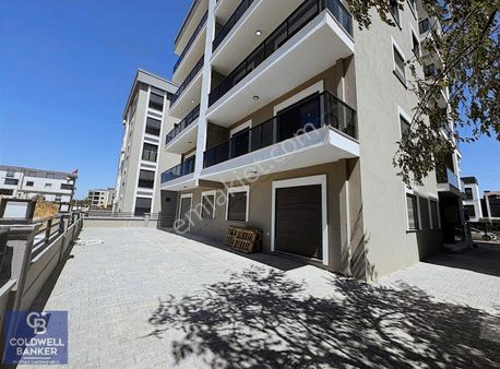 Menderes Coldwell Banker Poyraz'dan Süper Manzaralı Ön Cephe 3+1