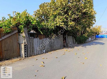 Sultanbeyli Mimarsinan'da İmarlı Müstakil Ev Bulunan Arsa.