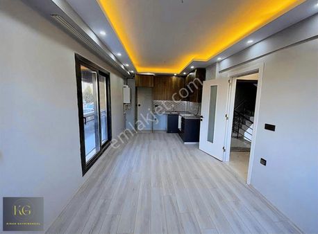 Manisa Muradiyede Yüksek Giriş 1+1 Sıfır Daire Merkeze Yakın