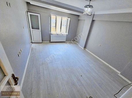 Sultangazi 50.yıl Mahallesi 2+1 90m2 Krediye Uygun 3.kat Daire