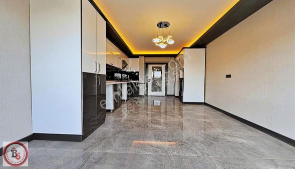 Keçiören'de Cadde Yakını Full+full Yapılı İskanlı 4+1 Daire