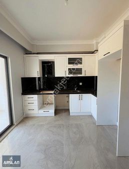Arslan Emlak'tan İnegöl Akhisar Da Satılık Arakat 3+1 Daire
