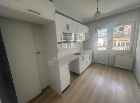 **kocasinan Mahallesinde Merkezi Konumda Satılık 3+1**