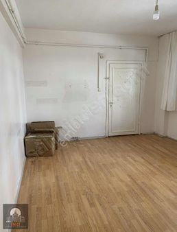 Metroya 5 Dk Mesafede Giriş Kat Kiralık