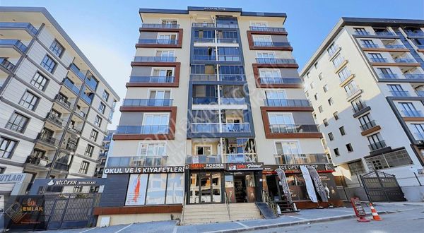 Silivri Site Ferah Ebeveyn Banyolu Otoparklı 3+1 Satılık Daire