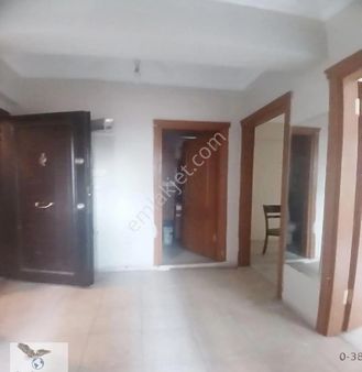 Avcılar D.köşklerde 2+1 15 Yaşında Binada Satılık Bahçe Katı