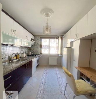 Avcılar G.palada 2+1 Ara Kat 14 Yaşında Bina Fırsat Daire