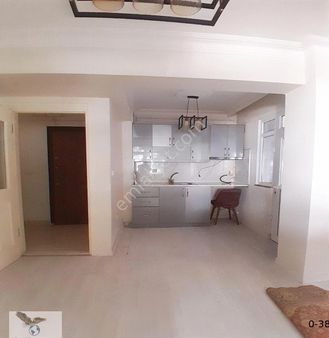 Avcılar Cihangirde 2+1 Balkonlu Y.giriş Satılık Daire Fırsatı