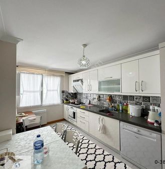 Avcılar Cihangirde 2+1 Ara Kat 5 Yıllık Daire