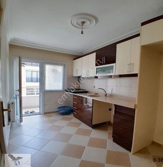 Avcılar Ambarlıda 2+1 Ön Cephe Ara Kat Satılık