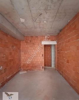 Avcılar Merkezde 3+1 Sıfır Otoparklı Ara Kat Daire Fırsatı