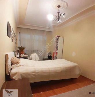 Avcılar Cihangirde 23 Senelik 3+1 Ara Kat Satılık Daire