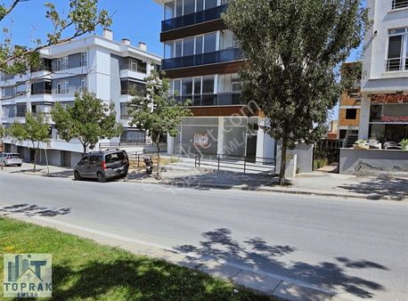 Toprak Emlaktan Tarih Bulvarı Üzerinde Kiralık 3+1 Daire