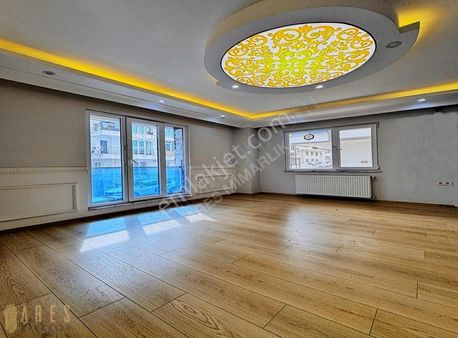 Metrobüse 10 Dk Yürüme Butik Site İçi Kapalı Otopark 2+1 Daire !