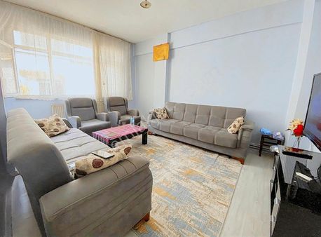 Karataş Emlak Tan Metrobüse 2 Dakika 3+1 Kat Eksikli Daire