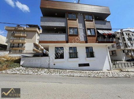 Vizyon Emlaktan Yüksek Giriş Müstakil Bahçeli 2+1 Daire