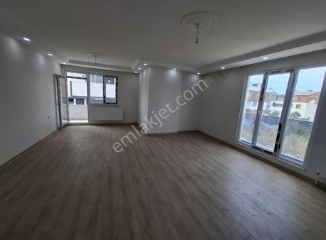 Veffa Gayrimenkulden Satılık 4+1 Bahçe Dublex Bölgenin En Büyüğü