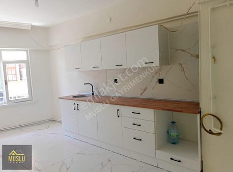 Muslu Gayrimenkulden Ahlatçı Kuyumculuk Yanı Satılık 3+1