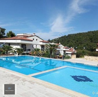 Urla Denizli Mhlesi En Güzel Sitelerinin Birinde Büyük 4 Katlı Villa Deniz Manzaralı