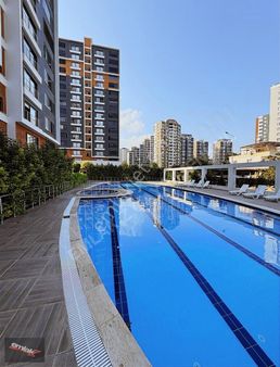 Emlak Z' Den ⫸⫸ Mezitli Akdeniz Mah. 4+1 Havuzlu Daire