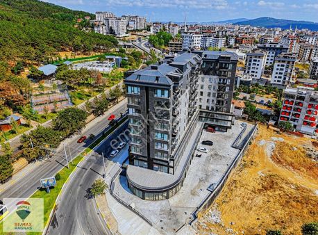 Kurtköy Atalar Bulvarda Köşe Cephe Yüksek Tavanlı Kiralık Dükkan