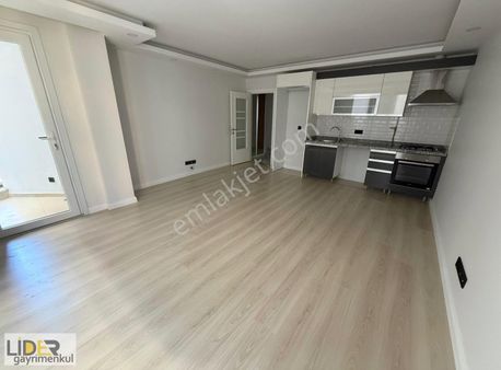 Lider'den Altıntepede ,ulaşıma Yakın,ferah,6 Yıllık,2.kat