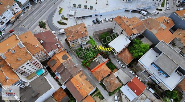 İzmitde Ticari İmarlı Eşsiz Konumda 154m2 Arsa