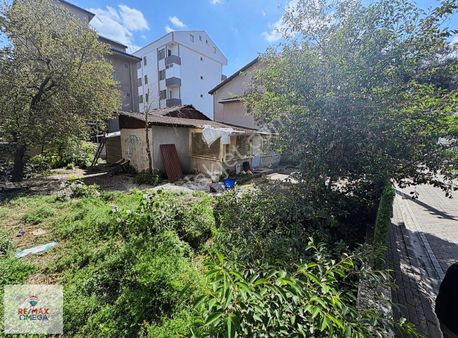 42 Evler Körfez Mahallesinde Satılık 300 M2 Ticari+konut Arsa