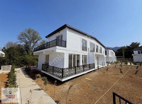 Suadiye Çepni'de Site İçerisinde Satılık 3+1 Villa