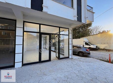 Kartepe'de Cadde Üzerinde Satılık Dükkan