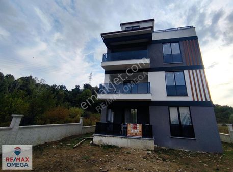 Başiskele Yaylacık Mahallesinde Satılık Genis 3+1 Çatı Dubleks