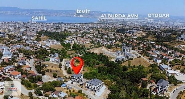 Başiskele Döngel'de 3+1 Full Deniz Manzaralı Ters Çatı Dubleks