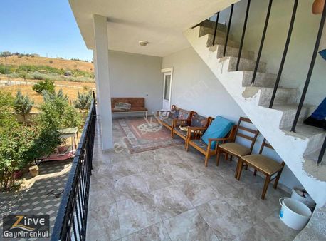 Zirveden Yeşiltepe Bağlarda 836m2 Arsa İçersinde 3 Katlı Villa