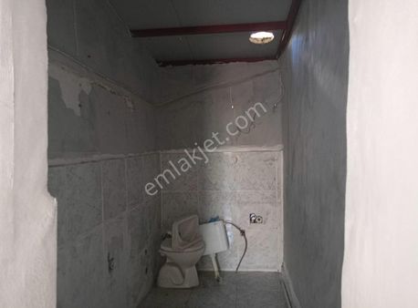 Çarşı Merkezde Ptt Sokağında Kiralik Dükkan