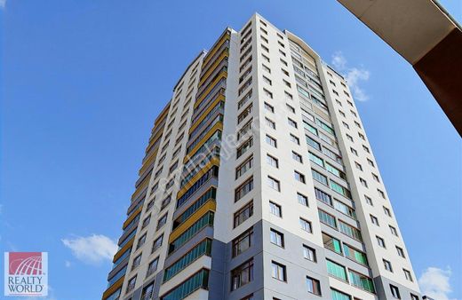 Bağlıca Da Site İçerisinde Katta Geniş 4+1 Boş Satılık Daire