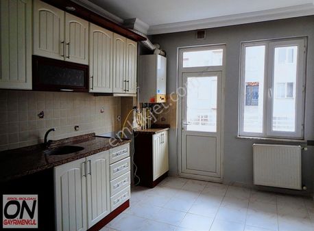 Bahçelievler Mah Çarşamba Pazarı Yakınında Site İçinde Daire