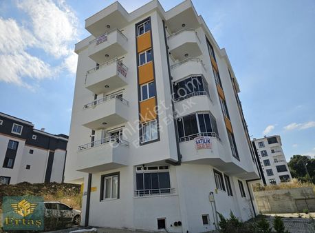 Eşyalı Hazır Kiracılı Cam Balkon Ve Kombili Satılık 1+1 Daire