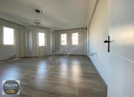 Falcon'dan Patlangıçta Geniş Ve Ferah 110 Metre 3+1 Daire