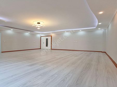 Cadde34'den Yunus Emre Mahallesinde Tek Daire Üzeri 3+1 Kelepir Yüksek Kredi İmakanıyla Satıılık!!