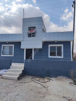 Karaköprü Öğütçü Mahallesi'nde Satılık 5 Dönüm Tarla Ve Bağ Evi