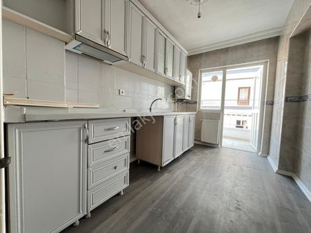 Engin Emlak'tan 3+1 Çift Balkonlu,vestiyerli Daire