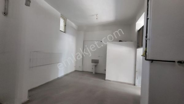 Eldenler İnşaat Emlaktan Rafiner Kavşağında Satılık Dükkan